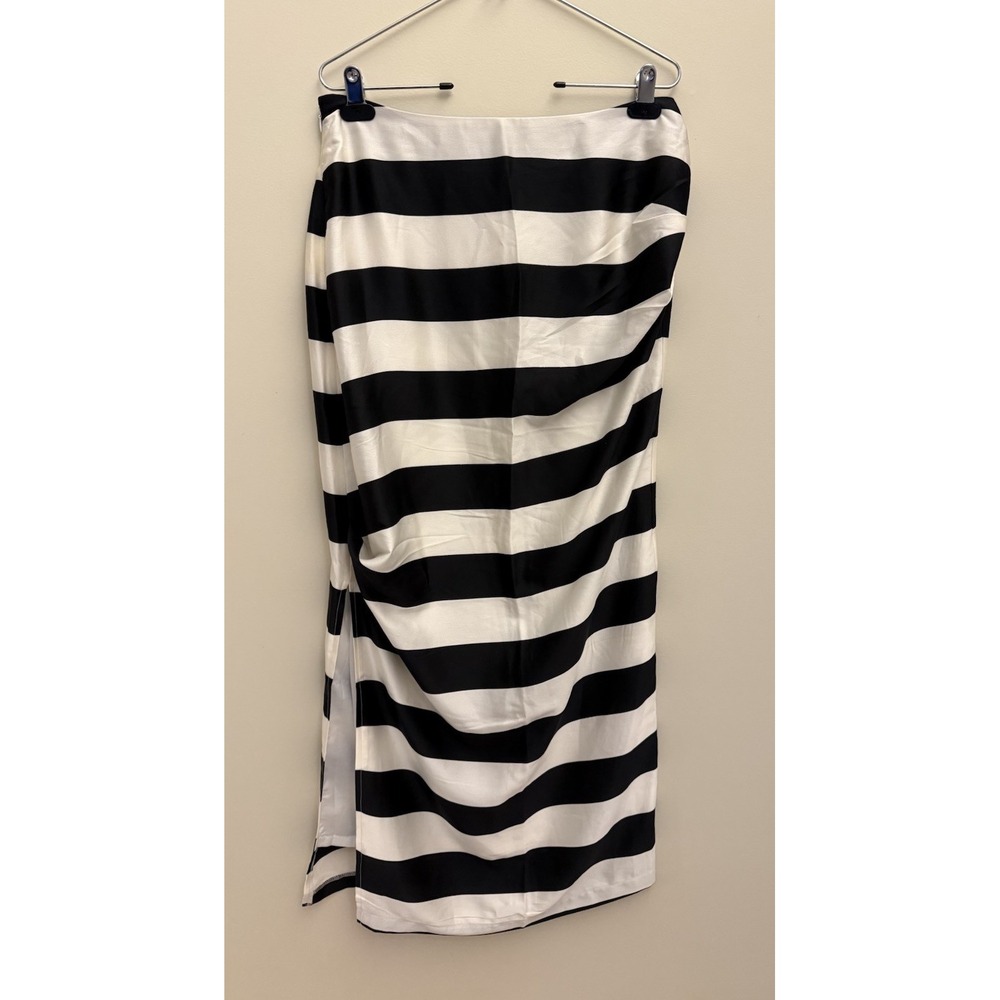 New York & Company‎ Black nd White Stripe Maxi Skirt Satin Looking Sz 10